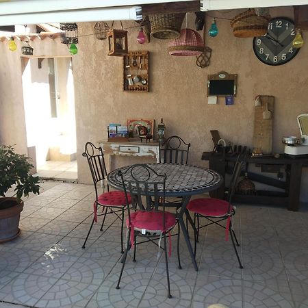 L'Eolyre Bed & Breakfast La Motte-d'Aigues Bagian luar foto