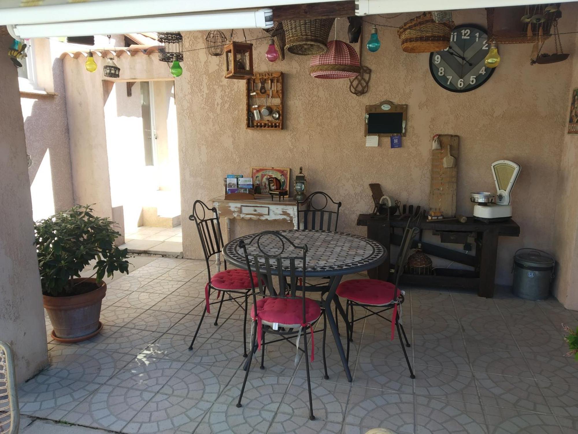L'Eolyre Bed & Breakfast La Motte-d'Aigues Bagian luar foto