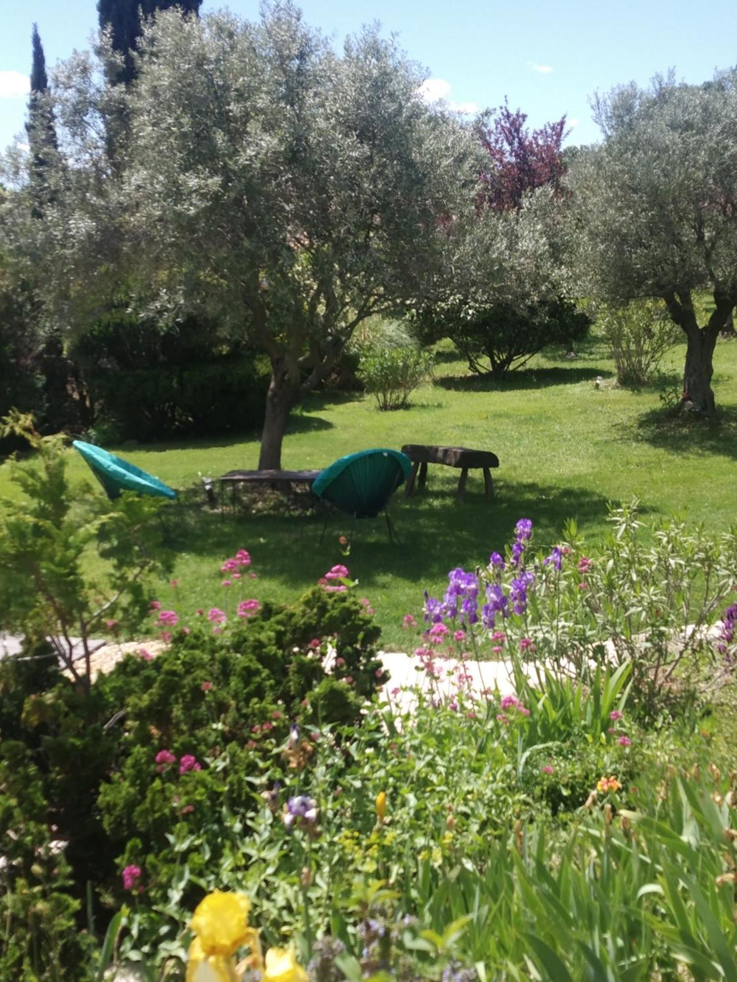 L'Eolyre Bed & Breakfast La Motte-d'Aigues Bagian luar foto
